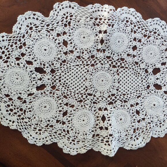 2 White Crocheted Placemat Doilies - Picture 2 of 3